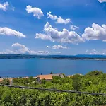 Hot Tub, Pool & Stunning View #guest House Stella# Villa *
