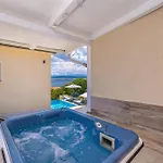 Hot Tub, Pool & Stunning View #guest House Stella# Villa