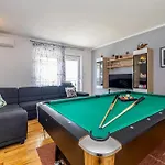 Hot Tub, Pool & Stunning View #guest House Stella#