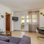 Hot Tub, Pool & Stunning View #guest House Stella# Villa