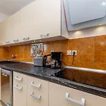 וילה Hot Tub, Pool & Stunning View #guest House Stella#