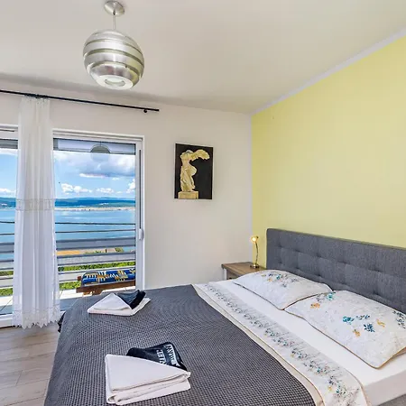 Hot Tub, Pool & Stunning View #guest House Stella# *