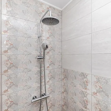 Hot Tub, Pool & Stunning View #guest House Stella# *