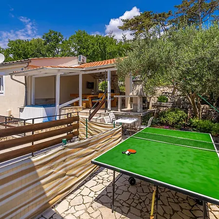 Hot Tub, Pool & Stunning View #guest House Stella# *