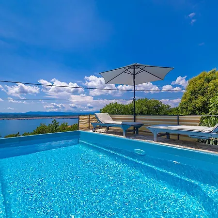 Hot Tub, Pool & Stunning View #guest House Stella# Vilă *