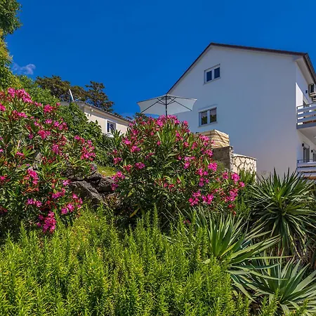 Hot Tub, Pool & Stunning View #guest House Stella# Villa Dramalj