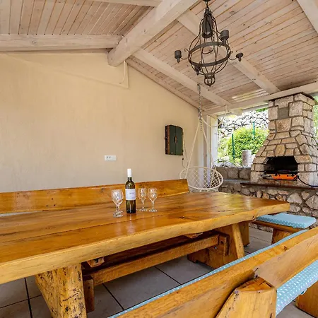 Hot Tub, Pool & Stunning View #guest House Stella# Villa