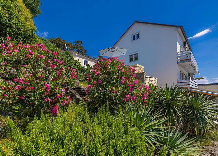 Hot Tub, Pool & Stunning View #guest House Stella# Villa Dramalj
