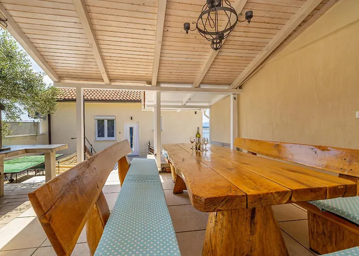 Hot Tub, Pool & Stunning View #guest House Stella# Villa