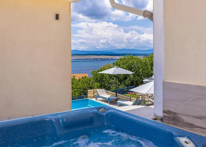 Hot Tub, Pool & Stunning View #guest House Stella#