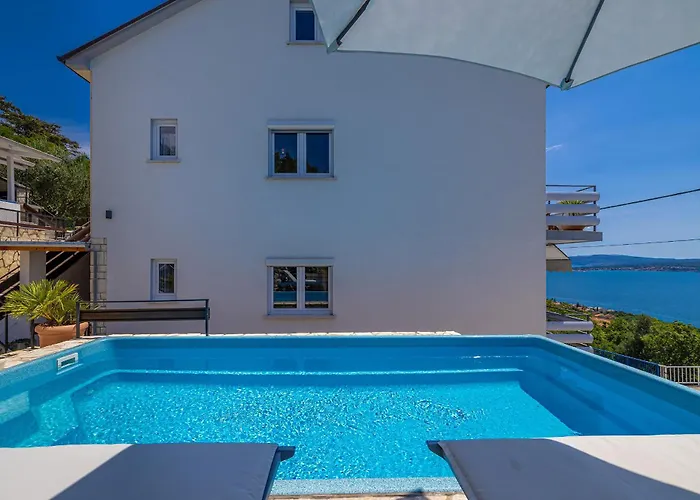 Hot Tub, Pool & Stunning View #guest House Stella# Dramalj